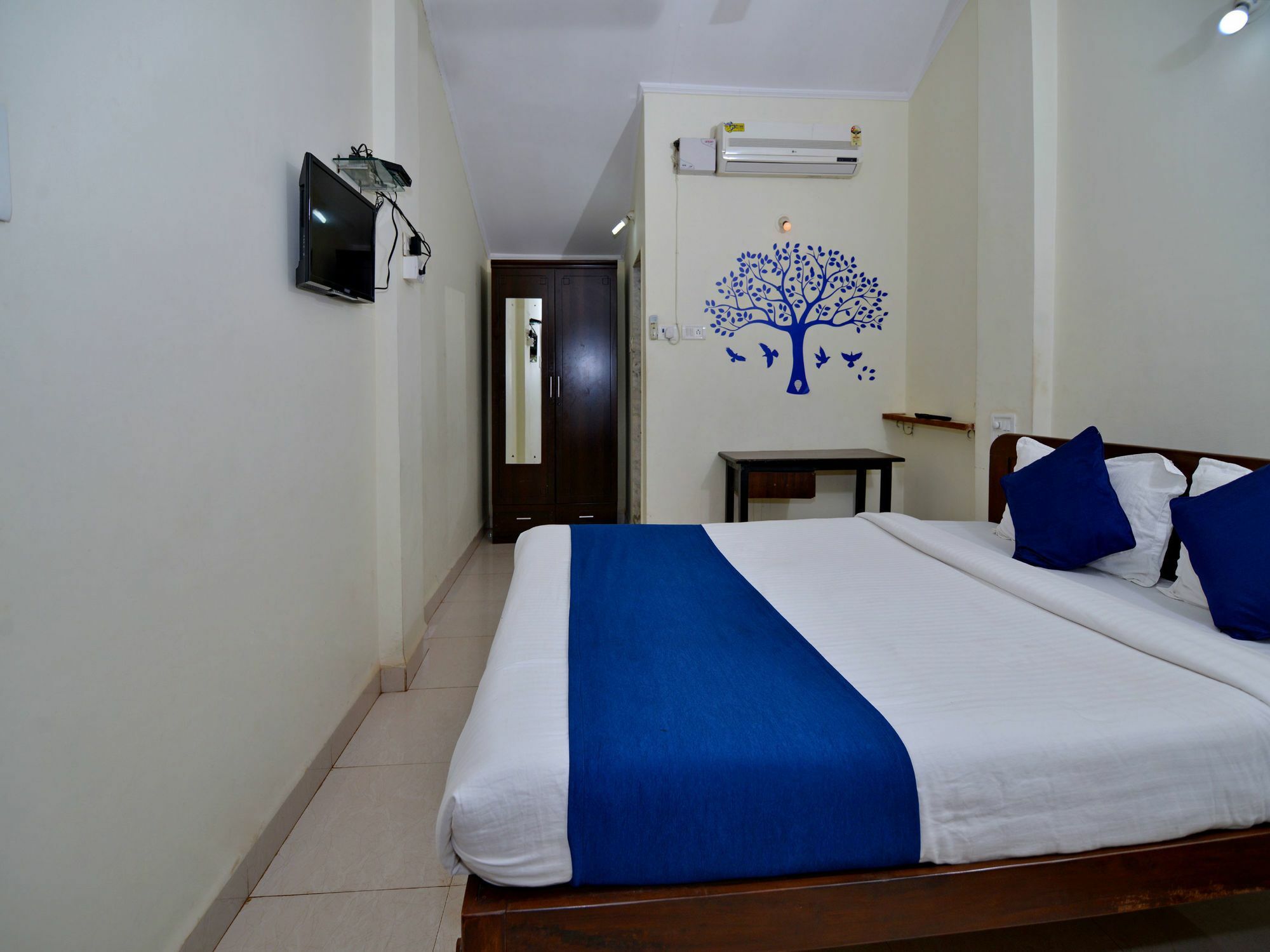 Oyo 833 Hotel Prince Santosh Holiday Homes Арпора Экстерьер фото